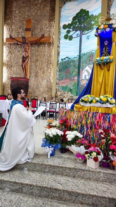 A Casa da Mãe Aparecida ficou pequena na segunda celebração da manhã em Laranjeiras do Sul